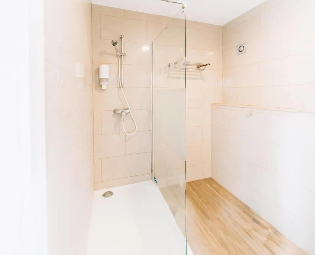 Atomihotel: Contemporary Comfort Steps From The Atomium! Jette 0*,